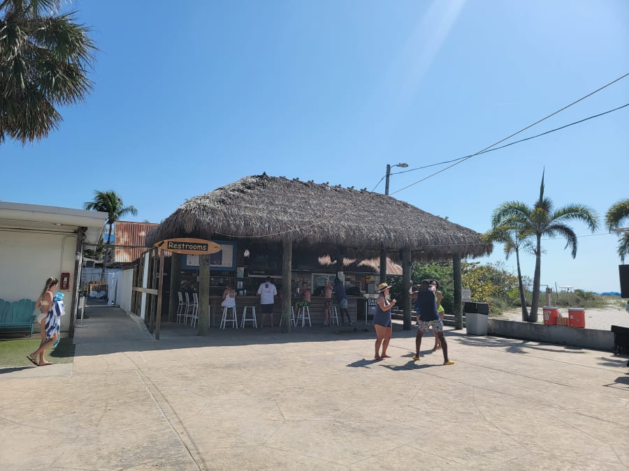 Postcard Inn Beach Bar & Snack Shack – photo 5